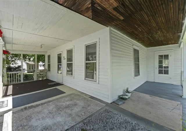 Homes for sale in Niles City Berrien, MI | 319 S 5Th St, Niles City Berrien, MI 49120 | MLS# 69026030130