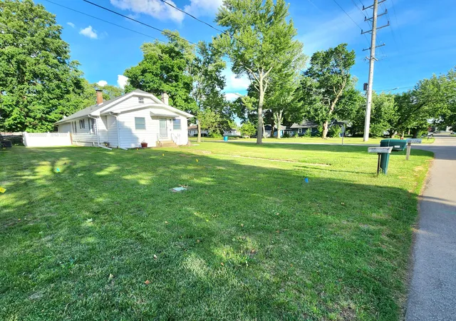 2nd image of 801 Concord Blvd, Jackson, MI 49202 | MLS# 81026030138
