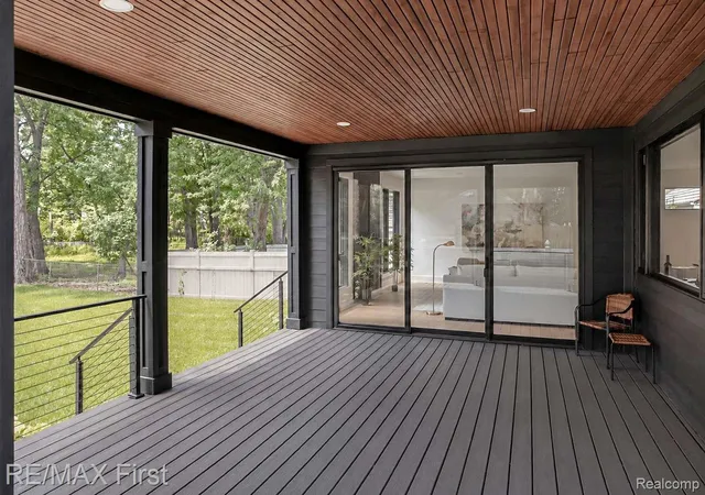 Photo 3 of Single family home for sale at 1037 Butternut Ave, Royal Oak, MI 48073 | MLS# 20261045933 | Listing updated on 2026-09-24