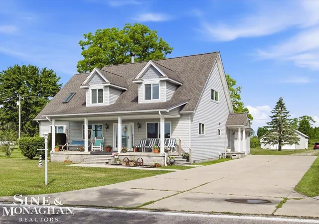 Photo 4 of Single family home for sale at 2300 S Channel Dr, Harsens Island, MI 48028 | MLS# 58050211832 | Listing updated on 2026-08-28