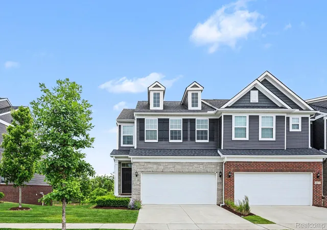 2nd image of 4871 Broomfield Wy, Lake Orion, MI 48359 | MLS# 20261045940