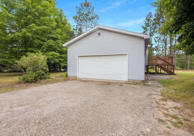 Homes for sale in Elmwood Charter Township Leelanau, MI | 8597 Fouch Rd, Elmwood Charter Township Leelanau, MI 49684 | MLS# 78080069861