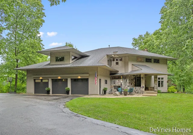 Photo 1 of Sale Pending at 333 Fennessey St Sw, Grand Rapids, MI 49534 | MLS# 65026030169 | Listing updated on 2026-08-19