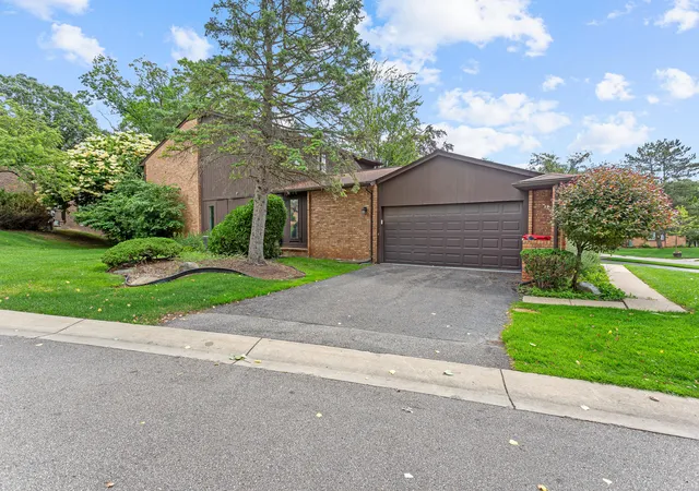 Photo 1 of Condo for sale at 2260 Bordeaux St, West Bloomfield, MI 48323 | MLS# 81026030171 | Listing updated on 2026-08-26