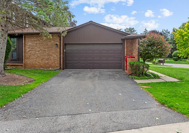 Photo 2 of Condo for sale at 2260 Bordeaux St, West Bloomfield, MI 48323 | MLS# 81026030171 | Listing updated on 2026-08-26