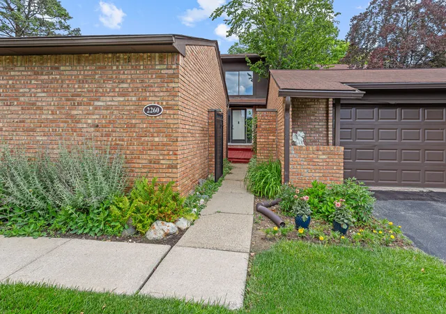Photo 3 of Condo for sale at 2260 Bordeaux St, West Bloomfield, MI 48323 | MLS# 81026030171 | Listing updated on 2026-08-26