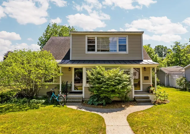 1st image of 535 W Twelfth St, Traverse City City Grand Traverse, MI 49684 | MLS# 78080069867