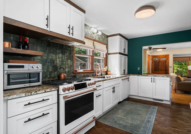 5th image of 535 W Twelfth St, Traverse City City Grand Traverse, MI 49684 | MLS# 78080069867