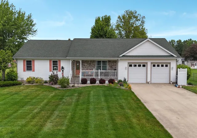 1st image of 29390 Saddlebred Ln, Dowagiac, MI 49047 | MLS# 69026030183