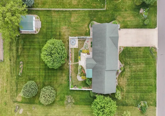 4th image of 29390 Saddlebred Ln, Dowagiac, MI 49047 | MLS# 69026030183