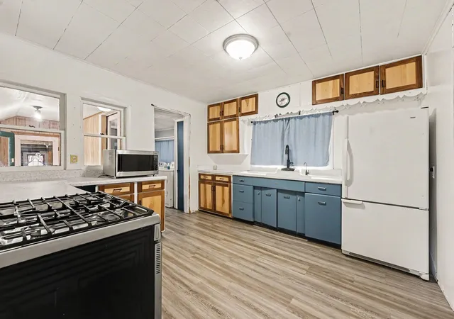 4th image of 200 W Summit St, Muir, MI 48860 | MLS# 65026030199