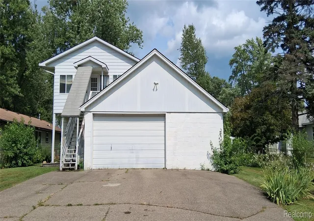 Photo 19 of Single family home for sale at 1810 Thorndale St, Commerce Township, MI 48382 | MLS# 20261045986 | Listing updated on 2026-07-29