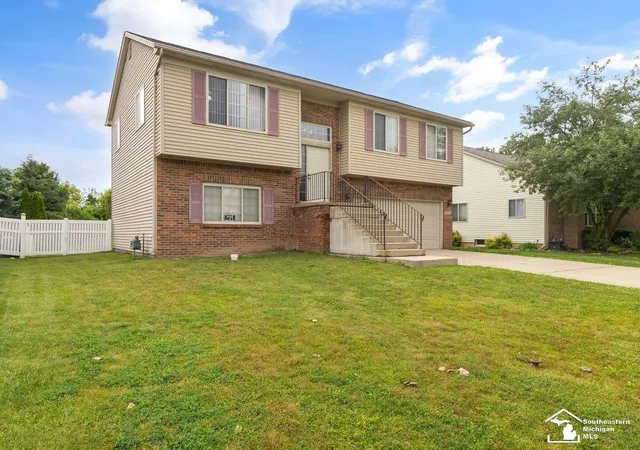 Photo 3 of Single family home for sale at 4031 Stone Post Rd, Newport, MI 48166 | MLS# 57050211861 | Listing updated on 2026-07-21