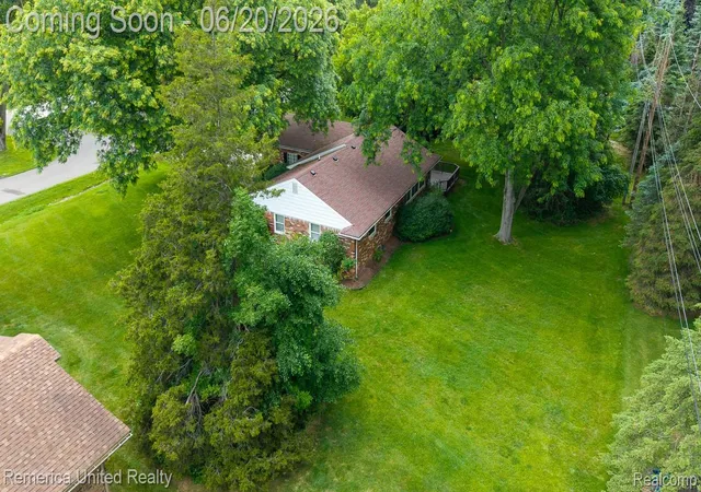 Photo 4 of Single family home for sale at 2223 Strader Dr, West Bloomfield, MI 48324 | MLS# 20261045995 | Listing updated on 2026-06-20