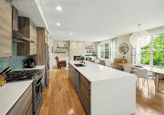 2nd image of 220 Turnberry Ct, Milford, MI 48381 | MLS# 20261046004
