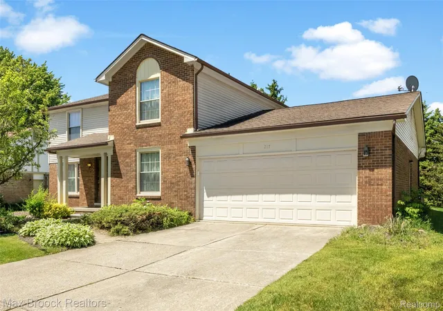 2nd image of 217 Stonetree Cir, Rochester Hills, MI 48309 | MLS# 20261046019