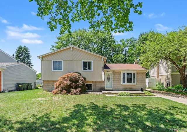 Photo 2 of Single family home for sale at 43171 Hartwick Dr, Sterling Heights, MI 48313 | MLS# 20261046033 | Listing updated on 2026-08-17