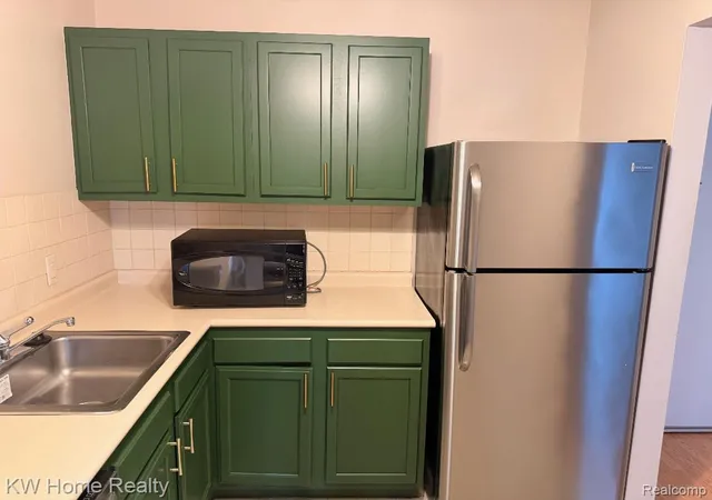 5th image of 32005 W 12 Mile Rd #204, Farmington Hills, MI 48334 | MLS# 20261046044