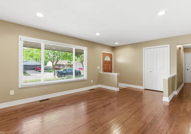 Photo 3 of Single family home for sale at 2497 Avalon Dr, Troy, MI 48083 | MLS# 58050211887 | Listing updated on 2026-06-18