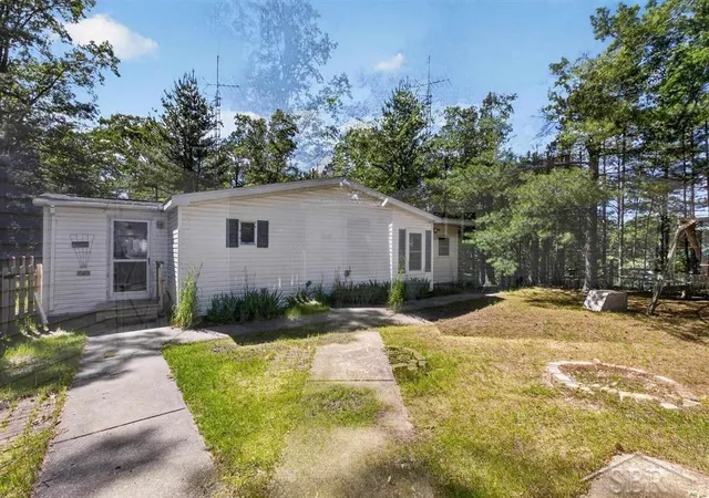 2nd image of 7059 Chain Lake Dr, Plainfield Township Iosco, MI 48761 | MLS# 61050211888