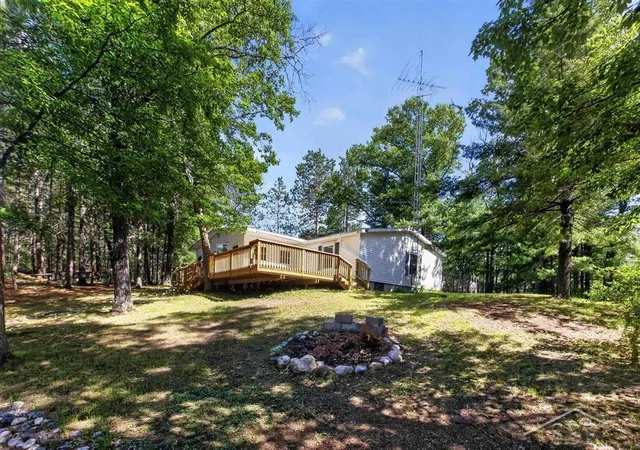 Photo 4 of Single family home for sale at 7059 Chain Lake Dr, Plainfield Township Iosco, MI 48761 | MLS# 61050211888 | Listing updated on 2026-08-26