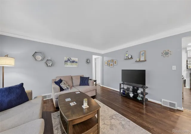 Photo 4 of Single family home for sale at 24660 Ridgedale St, Oak Park, MI 48237 | MLS# 20261046054 | Listing updated on 2026-06-21
