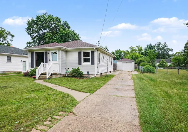 1st image of 1262 Ne Beechwood St, Grand Rapids, MI 49505 | MLS# 65026030264