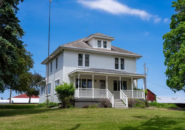 2nd image of 402 W Chapman Rd, Mount Pleasant, MI 48858 | MLS# 79080069894