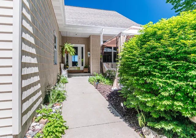 3rd image of 8562 W Woodridge Dr, Mears, MI 49436 | MLS# 67026030282