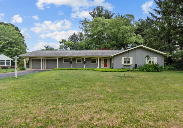 1st image of 1005 Sassafras Ln, Niles, MI 49120 | MLS# 69026030279