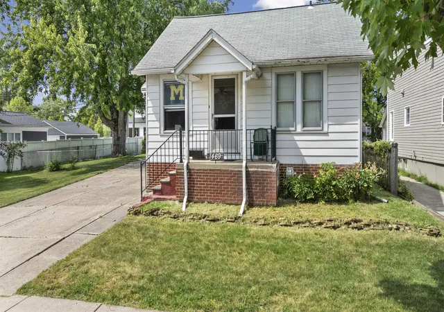 Photo 3 of Single family home for sale at 1469 Holland St, Birmingham, MI 48009 | MLS# 58050211902 | Listing updated on 2026-06-18