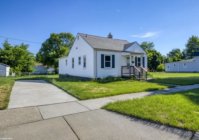 Photo 2 of Single family home for sale at 49 Fessenden St, Mount Clemens, MI 48043 | MLS# 58050211904 | Listing updated on 2026-06-18