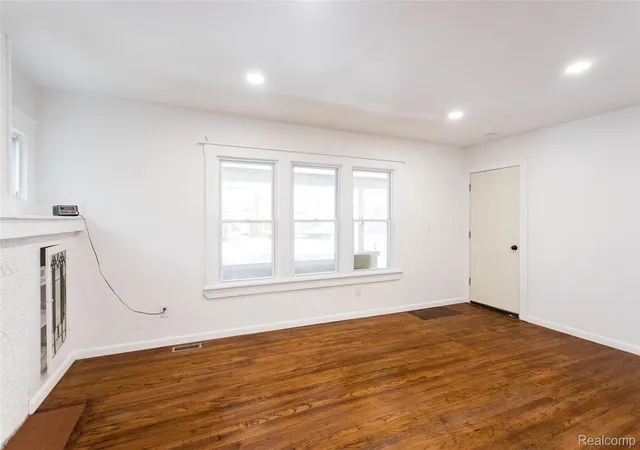 Photo 4 of Multi family home for sale at 18306 Stoepel St, Detroit, MI 48221 | MLS# 20261046087 | Listing updated on 2026-08-12