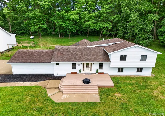 Photo 1 of Single family home for sale at 8655 Joey Dr, Pinckney, MI 48169 | MLS# 20261046089 | Listing updated on 2026-09-01