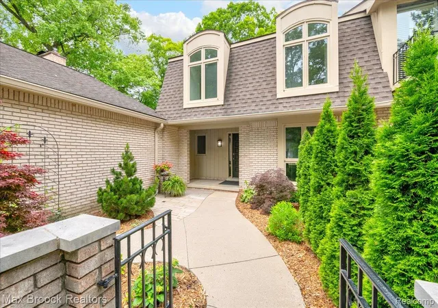 Photo 2 of Condo for sale at 1106 Hillpointe Cir, Bloomfield Hills, MI 48304 | MLS# 20261046093 | Listing updated on 2026-06-22