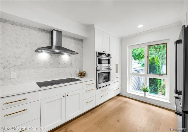 Listing Photo 5 - Condo for sale in building located at 1106 Hillpointe Cir, Bloomfield Hills, MI 48304