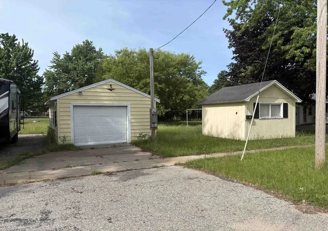 Photo 2 of Land for sale at 2507 Nelson St, Manistee, MI 49660 | MLS# 78080069908 | Listing updated on 2026-06-21