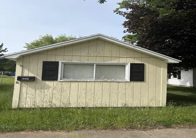 Photo 3 of Land for sale at 2507 Nelson St, Manistee, MI 49660 | MLS# 78080069908 | Listing updated on 2026-06-21