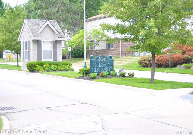 2nd image of 26949 Farmbrook Villa Dr #96, Southfield, MI 48034 | MLS# 20261046112
