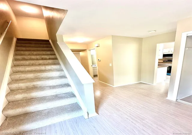 4th image of 26949 Farmbrook Villa Dr, SouthfieldCity_Oakland, MI 48034