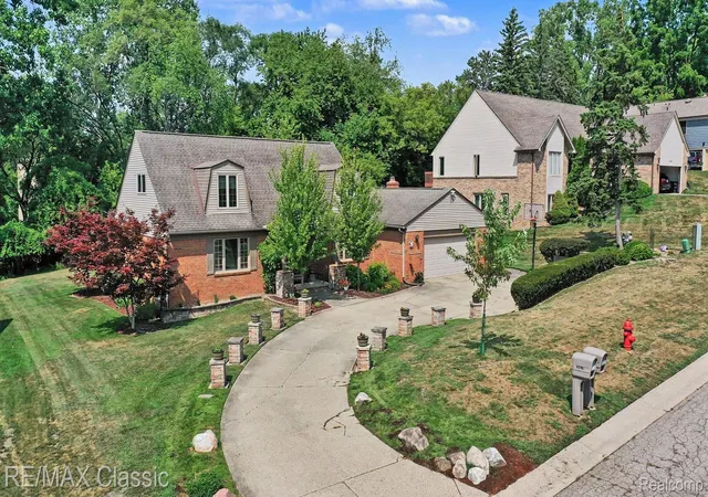 Photo 1 of Single family home for sale at 4590 Pine Village Dr, West Bloomfield, MI 48323 | MLS# 20261046124 | Listing updated on 2026-08-14