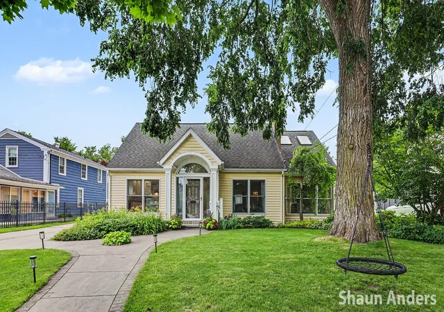 Photo 1 of Single family home for sale at 2627 Hall St Se, Grand Rapids, MI 49506 | MLS# 65026030318 | Listing updated on 2026-06-20
