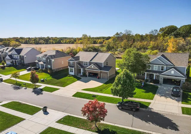 75th image of 2130 Findley Cir, Lake Orion, MI 48360 | MLS# 20261046149