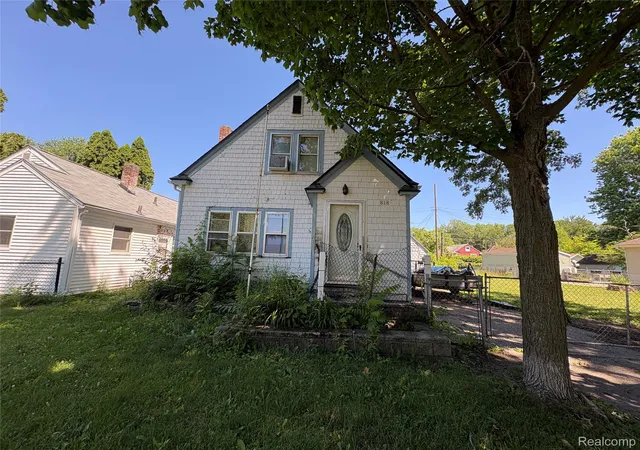 1st image of 818 Loa St, Lansing, MI 48910 | MLS# 20261046152
