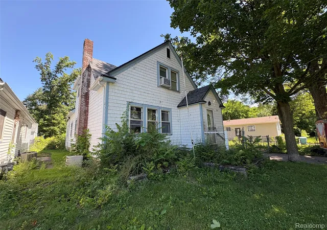 3rd image of 818 Loa St, Lansing, MI 48910 | MLS# 20261046152