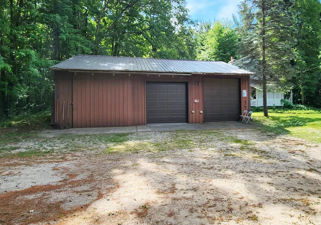 3rd image of 2100 Newcosta Ave, Newaygo, MI 49337 | MLS# 72026030331