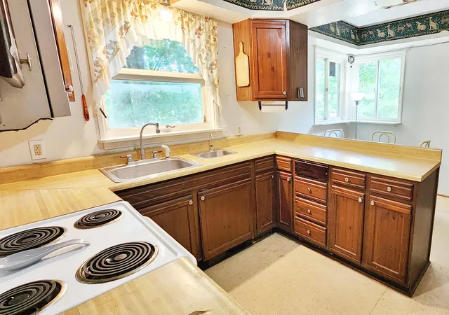 5th image of 2100 Newcosta Ave, Newaygo, MI 49337 | MLS# 72026030331