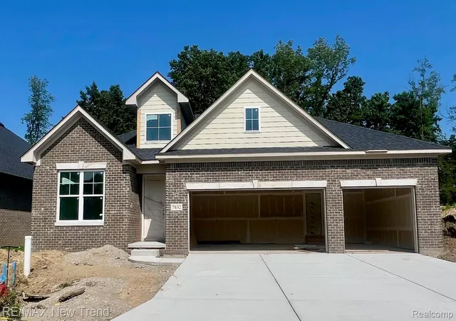 Photo 1 of Condo for sale at 7832 Trailside Ct, West Bloomfield, MI 48323 | MLS# 20261046154 | Listing updated on 2026-08-21