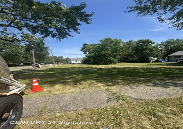 Photo 2 of Land for sale at 2458 N Oakley St, Saginaw, MI 48602 | MLS# 61050211939 | Listing updated on 2026-08-18
