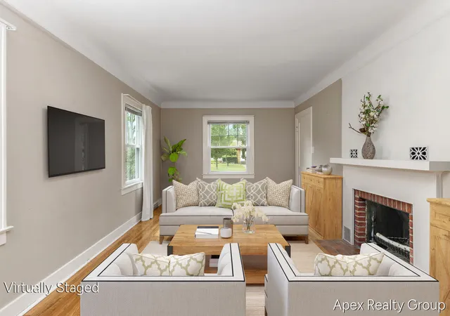 4th image of 555 E Central Ave, Zeeland, MI 49464 | MLS# 65026030382